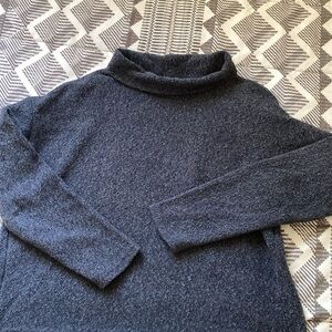 Cozy Banana Republic sweater. EUC